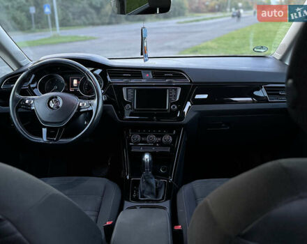 Черный Фольксваген Туран, объемом двигателя 1.97 л и пробегом 260 тыс. км за 15499 $, фото 64 на Automoto.ua