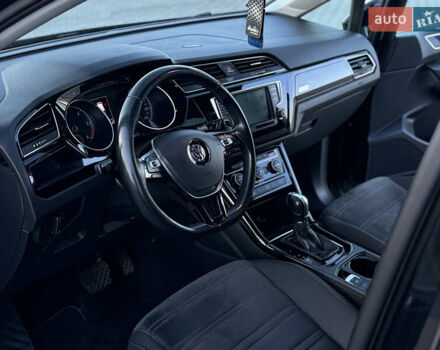 Черный Фольксваген Туран, объемом двигателя 1.97 л и пробегом 260 тыс. км за 15499 $, фото 55 на Automoto.ua