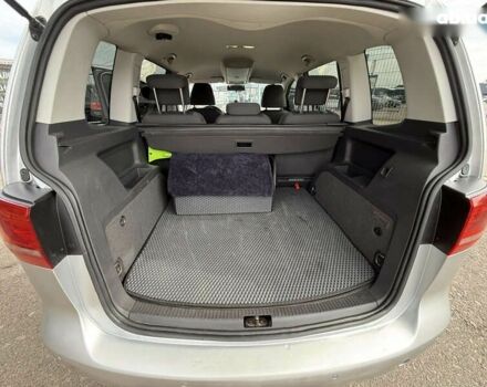 Черный Фольксваген Туран, объемом двигателя 3 л и пробегом 300 тыс. км за 10790 $, фото 13 на Automoto.ua