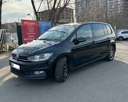 Черный Фольксваген Туран, объемом двигателя 1.6 л и пробегом 300 тыс. км за 13500 $, фото 7 на Automoto.ua