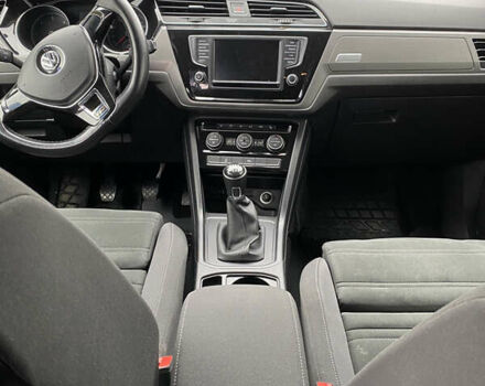 Черный Фольксваген Туран, объемом двигателя 1.97 л и пробегом 242 тыс. км за 14200 $, фото 20 на Automoto.ua