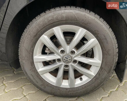 Черный Фольксваген Туран, объемом двигателя 1.97 л и пробегом 242 тыс. км за 14200 $, фото 7 на Automoto.ua