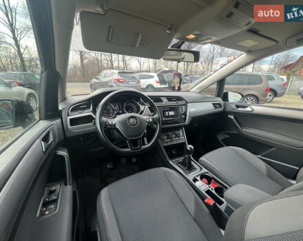 Черный Фольксваген Туран, объемом двигателя 1.6 л и пробегом 197 тыс. км за 14599 $, фото 23 на Automoto.ua