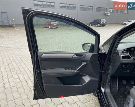 Черный Фольксваген Туран, объемом двигателя 1.97 л и пробегом 242 тыс. км за 14200 $, фото 21 на Automoto.ua