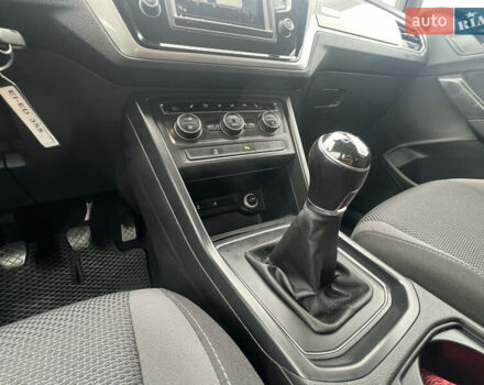 Черный Фольксваген Туран, объемом двигателя 1.6 л и пробегом 197 тыс. км за 14599 $, фото 20 на Automoto.ua