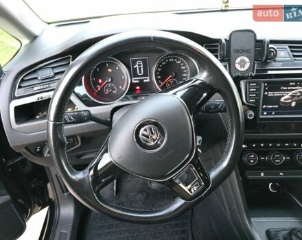 Чорний Фольксваген Туран, об'ємом двигуна 1.97 л та пробігом 240 тис. км за 14700 $, фото 7 на Automoto.ua