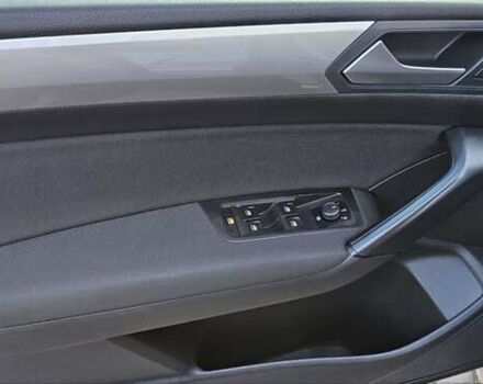 Черный Фольксваген Туран, объемом двигателя 1.6 л и пробегом 197 тыс. км за 14650 $, фото 20 на Automoto.ua