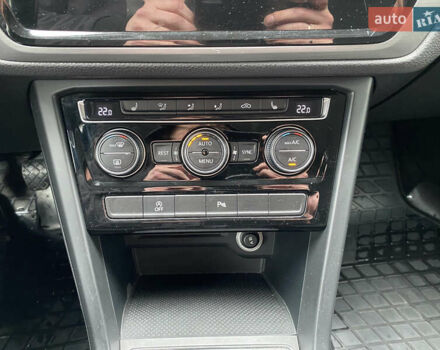 Черный Фольксваген Туран, объемом двигателя 1.97 л и пробегом 242 тыс. км за 14200 $, фото 41 на Automoto.ua