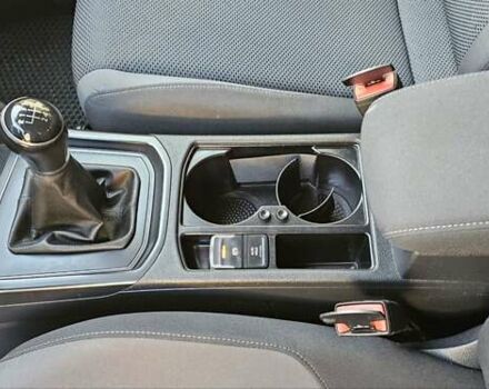 Черный Фольксваген Туран, объемом двигателя 1.6 л и пробегом 197 тыс. км за 14650 $, фото 28 на Automoto.ua