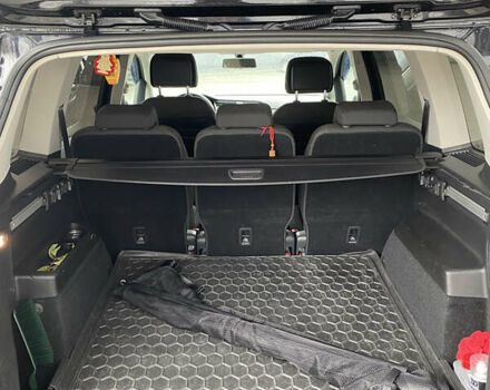 Черный Фольксваген Туран, объемом двигателя 1.97 л и пробегом 242 тыс. км за 14200 $, фото 12 на Automoto.ua