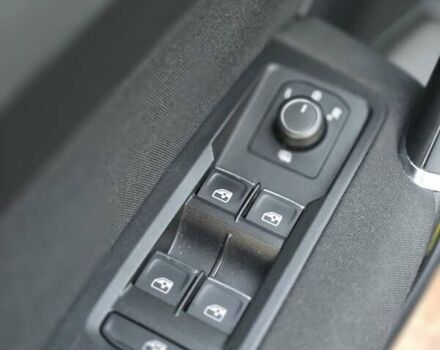 Чорний Фольксваген Туран, об'ємом двигуна 1.97 л та пробігом 240 тис. км за 14700 $, фото 4 на Automoto.ua