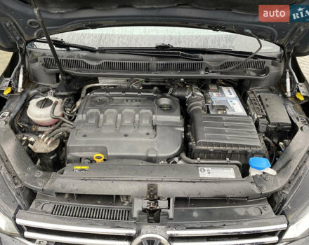 Черный Фольксваген Туран, объемом двигателя 1.97 л и пробегом 242 тыс. км за 14200 $, фото 8 на Automoto.ua