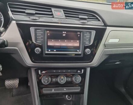 Чорний Фольксваген Туран, об'ємом двигуна 1.6 л та пробігом 207 тис. км за 15800 $, фото 24 на Automoto.ua