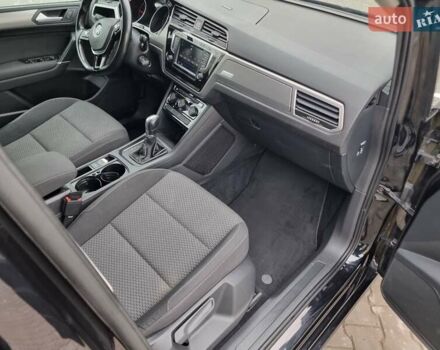 Чорний Фольксваген Туран, об'ємом двигуна 1.6 л та пробігом 207 тис. км за 15800 $, фото 37 на Automoto.ua