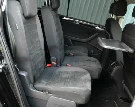 Черный Фольксваген Туран, объемом двигателя 1.8 л и пробегом 53 тыс. км за 16000 $, фото 11 на Automoto.ua