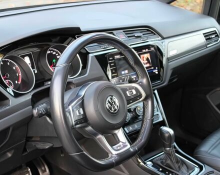 Черный Фольксваген Туран, объемом двигателя 1.8 л и пробегом 39 тыс. км за 5600 $, фото 6 на Automoto.ua