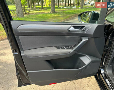 Чорний Фольксваген Туран, об'ємом двигуна 1.97 л та пробігом 260 тис. км за 18000 $, фото 12 на Automoto.ua