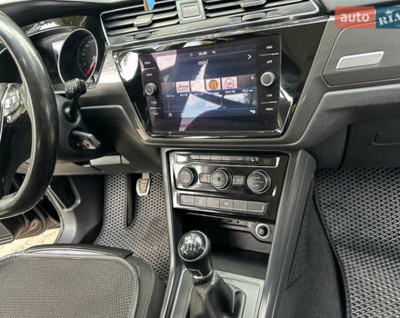 Чорний Фольксваген Туран, об'ємом двигуна 1.97 л та пробігом 260 тис. км за 18000 $, фото 24 на Automoto.ua