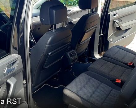 Черный Фольксваген Туран, объемом двигателя 2 л и пробегом 284 тыс. км за 17500 $, фото 12 на Automoto.ua