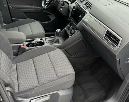 Черный Фольксваген Туран, объемом двигателя 1.6 л и пробегом 162 тыс. км за 16650 $, фото 14 на Automoto.ua