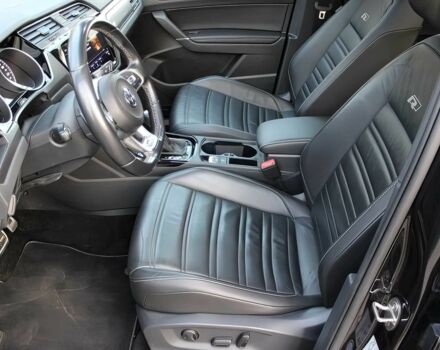 Черный Фольксваген Туран, объемом двигателя 1.8 л и пробегом 39 тыс. км за 5600 $, фото 5 на Automoto.ua