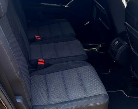 Черный Фольксваген Туран, объемом двигателя 2 л и пробегом 284 тыс. км за 17500 $, фото 10 на Automoto.ua