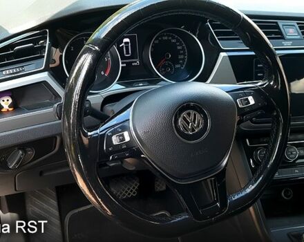 Черный Фольксваген Туран, объемом двигателя 2 л и пробегом 284 тыс. км за 17500 $, фото 7 на Automoto.ua