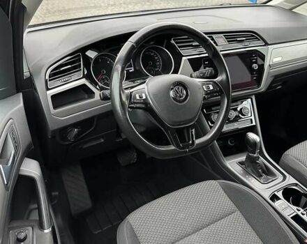 Черный Фольксваген Туран, объемом двигателя 1.6 л и пробегом 162 тыс. км за 16650 $, фото 12 на Automoto.ua