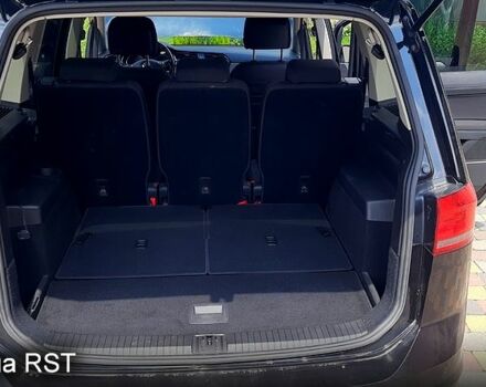 Черный Фольксваген Туран, объемом двигателя 2 л и пробегом 284 тыс. км за 17500 $, фото 11 на Automoto.ua