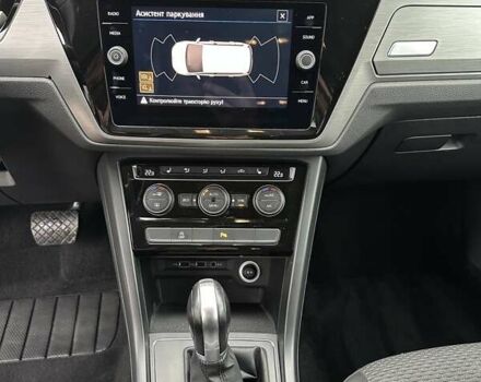 Черный Фольксваген Туран, объемом двигателя 1.6 л и пробегом 162 тыс. км за 16650 $, фото 18 на Automoto.ua