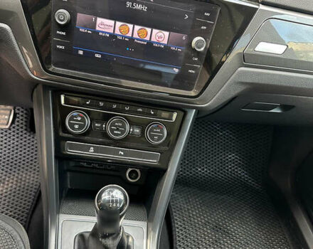 Чорний Фольксваген Туран, об'ємом двигуна 1.97 л та пробігом 260 тис. км за 18000 $, фото 14 на Automoto.ua