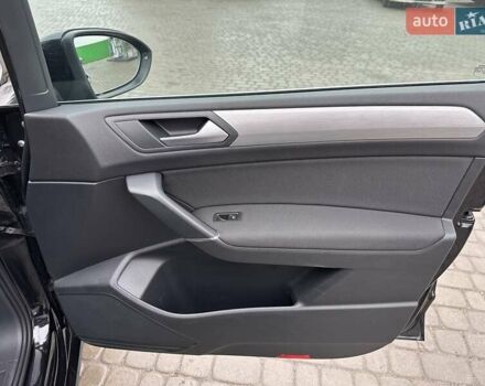 Черный Фольксваген Туран, объемом двигателя 1.6 л и пробегом 162 тыс. км за 16650 $, фото 30 на Automoto.ua