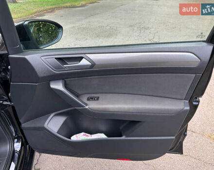 Чорний Фольксваген Туран, об'ємом двигуна 1.97 л та пробігом 260 тис. км за 18000 $, фото 23 на Automoto.ua