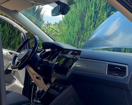 Черный Фольксваген Туран, объемом двигателя 2 л и пробегом 284 тыс. км за 17500 $, фото 9 на Automoto.ua