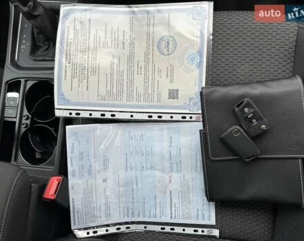 Черный Фольксваген Туран, объемом двигателя 1.6 л и пробегом 162 тыс. км за 16650 $, фото 27 на Automoto.ua