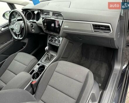 Черный Фольксваген Туран, объемом двигателя 1.6 л и пробегом 162 тыс. км за 16650 $, фото 13 на Automoto.ua