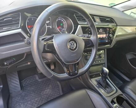 Черный Фольксваген Туран, объемом двигателя 2 л и пробегом 40 тыс. км за 7500 $, фото 6 на Automoto.ua