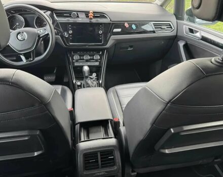 Чорний Фольксваген Туран, об'ємом двигуна 2 л та пробігом 38 тис. км за 12500 $, фото 6 на Automoto.ua