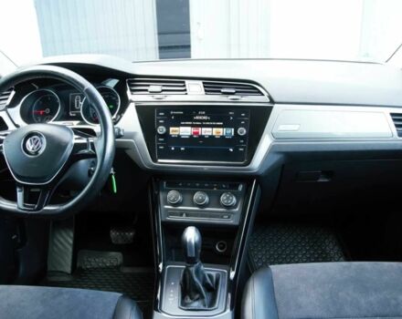 Черный Фольксваген Туран, объемом двигателя 1.6 л и пробегом 89 тыс. км за 12300 $, фото 12 на Automoto.ua