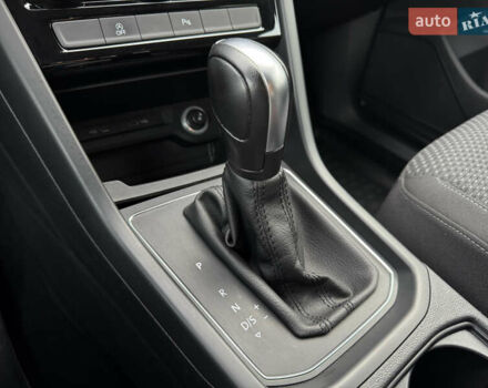 Черный Фольксваген Туран, объемом двигателя 1.97 л и пробегом 225 тыс. км за 17950 $, фото 19 на Automoto.ua