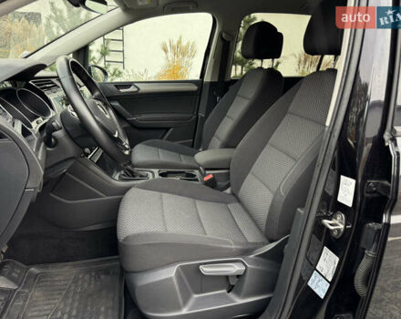 Черный Фольксваген Туран, объемом двигателя 1.97 л и пробегом 225 тыс. км за 17950 $, фото 10 на Automoto.ua