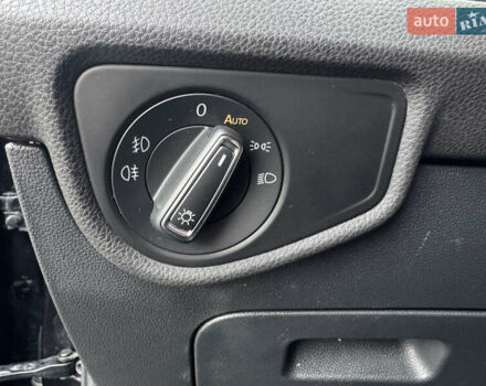 Черный Фольксваген Туран, объемом двигателя 1.97 л и пробегом 225 тыс. км за 17950 $, фото 12 на Automoto.ua