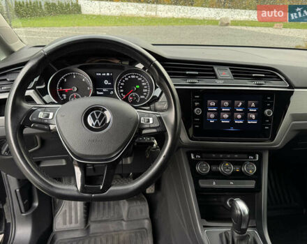 Черный Фольксваген Туран, объемом двигателя 1.97 л и пробегом 225 тыс. км за 17950 $, фото 13 на Automoto.ua