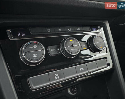 Черный Фольксваген Туран, объемом двигателя 1.97 л и пробегом 225 тыс. км за 17950 $, фото 18 на Automoto.ua