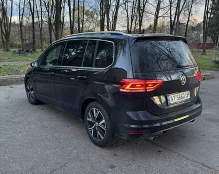 Черный Фольксваген Туран, объемом двигателя 1.97 л и пробегом 289 тыс. км за 17500 $, фото 1 на Automoto.ua