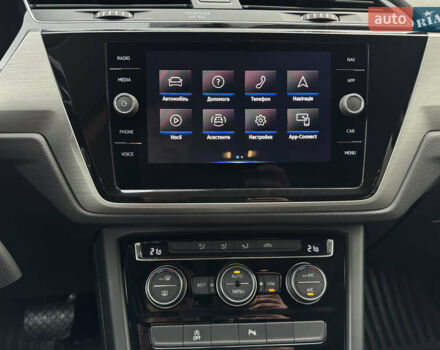 Черный Фольксваген Туран, объемом двигателя 1.97 л и пробегом 225 тыс. км за 17950 $, фото 17 на Automoto.ua