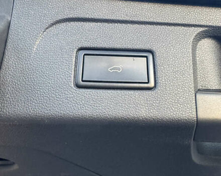 Черный Фольксваген Туран, объемом двигателя 1.97 л и пробегом 289 тыс. км за 17500 $, фото 6 на Automoto.ua