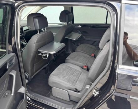 Чорний Фольксваген Туран, об'ємом двигуна 2 л та пробігом 15 тис. км за 10000 $, фото 7 на Automoto.ua