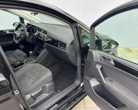 Чорний Фольксваген Туран, об'ємом двигуна 2 л та пробігом 15 тис. км за 10000 $, фото 8 на Automoto.ua