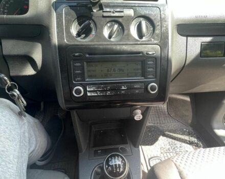 Черный Фольксваген Туран, объемом двигателя 1.6 л и пробегом 256 тыс. км за 4700 $, фото 3 на Automoto.ua